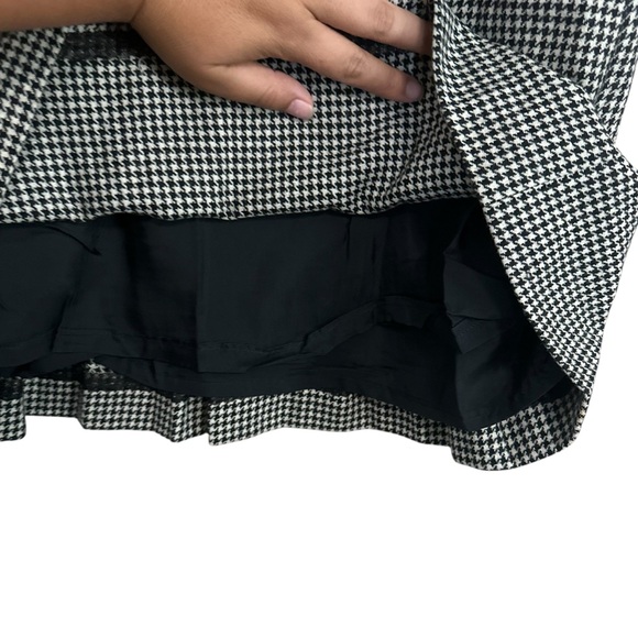 Chaus Vinatage Wool Blend Houndstooth Pattern Black & Grey Pleated Skirt Size L - Picture 5 of 6